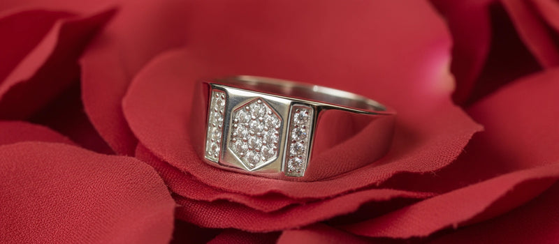 The Baron's Crest Ring - 925 Silver with Hexagonal Pavé