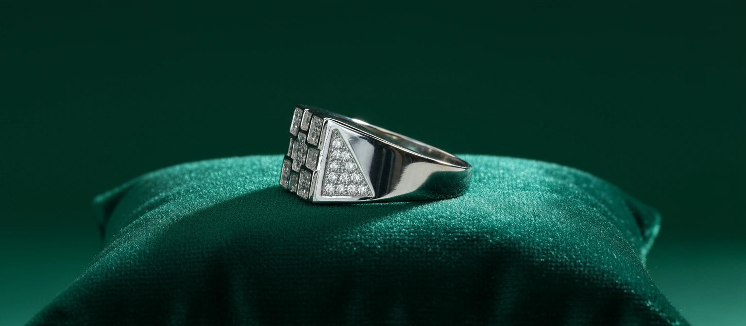 The Empire Pavé Ring - 925 Silver with Princess-Cut Mosaic
