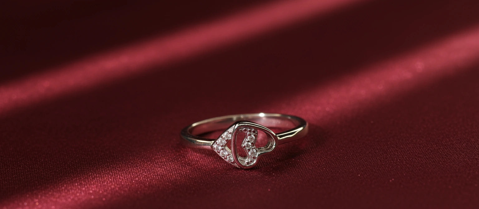The Sweetheart Curve Ring - 925 Silver Open Heart Design