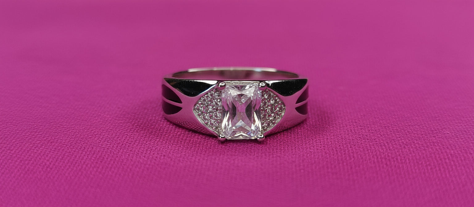 The Viceroy Solitaire Ring - 925 Silver with Leaf Enamel Detail